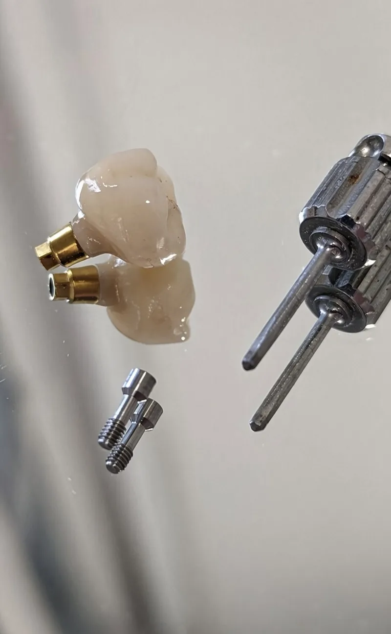 Implantáty